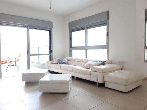 Huzi Hitman Apartment Marina Area Ashdod Bagian luar foto