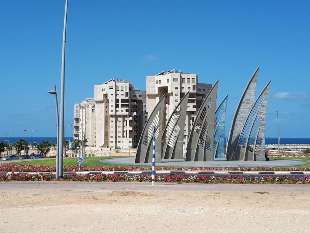 Huzi Hitman Apartment Marina Area Ashdod Bagian luar foto