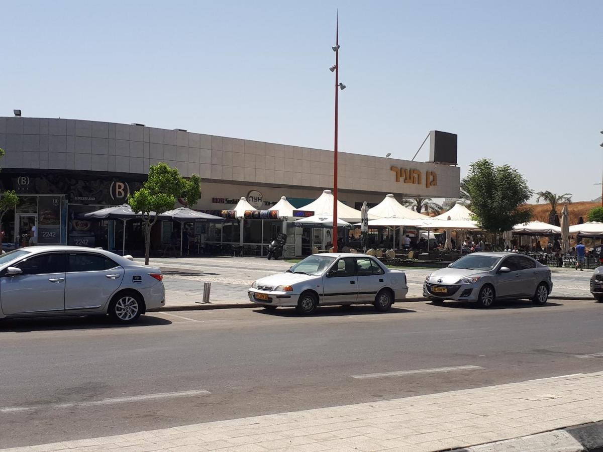 Huzi Hitman Apartment Marina Area Ashdod Bagian luar foto