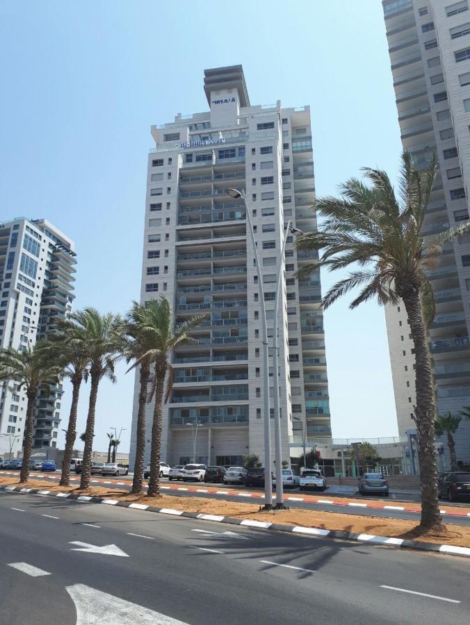 Huzi Hitman Apartment Marina Area Ashdod Bagian luar foto